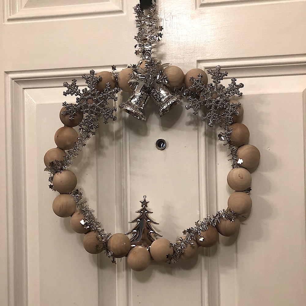 Christmas Wreath- Wooden Ball Wreath